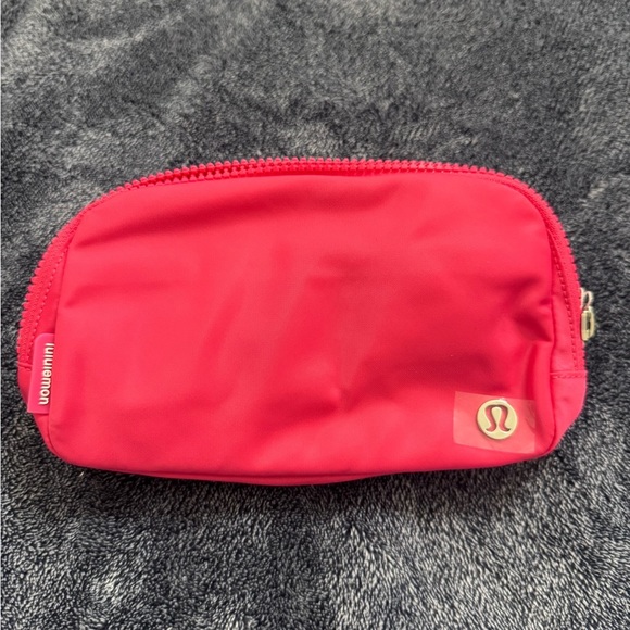 lululemon athletica Handbags - NWOT Lululemon Everywhere Belt Bag 1L